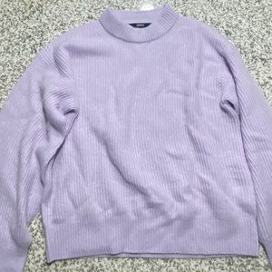 Alpaca wool sweater in lilac